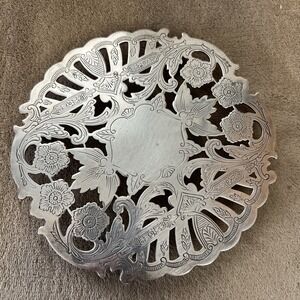 Wallace 7321 Silverplate Engraved Floral Footed Trivet 6.5" x 6.5" x H 0.75"